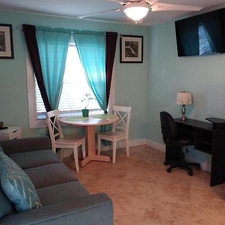 Tampa Bay Beautiful Apartment And Private Jacuzzi Екстер'єр фото