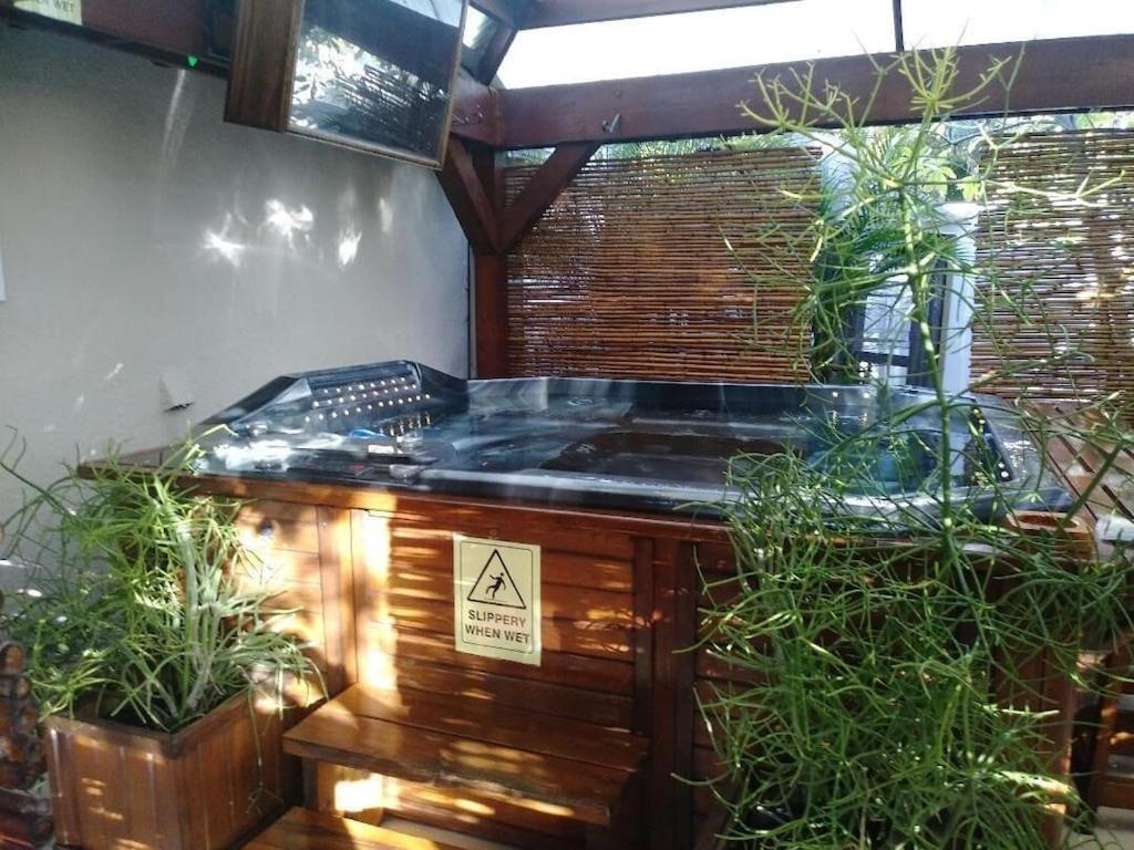 Tampa Bay Beautiful Apartment And Private Jacuzzi Екстер'єр фото